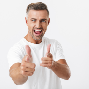 Visita un especialista para diagnóstico, de un tratamiento, toma de medidas para el control y restablecimiento de una vida sexual normal.